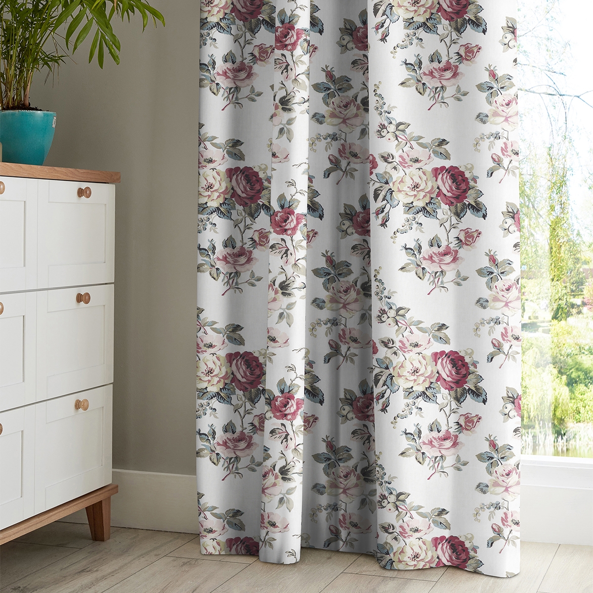 Product photograph of Cath Kidston Garden Rose Multi Curtain from Choice Furniture Superstore.